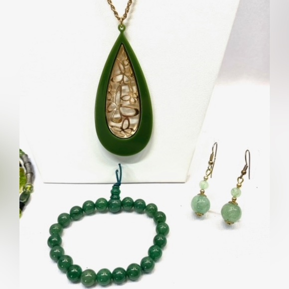 Asian Inspired Jewelry with Jade bundle Irish Green VTG EUC - Picture 2 of 4